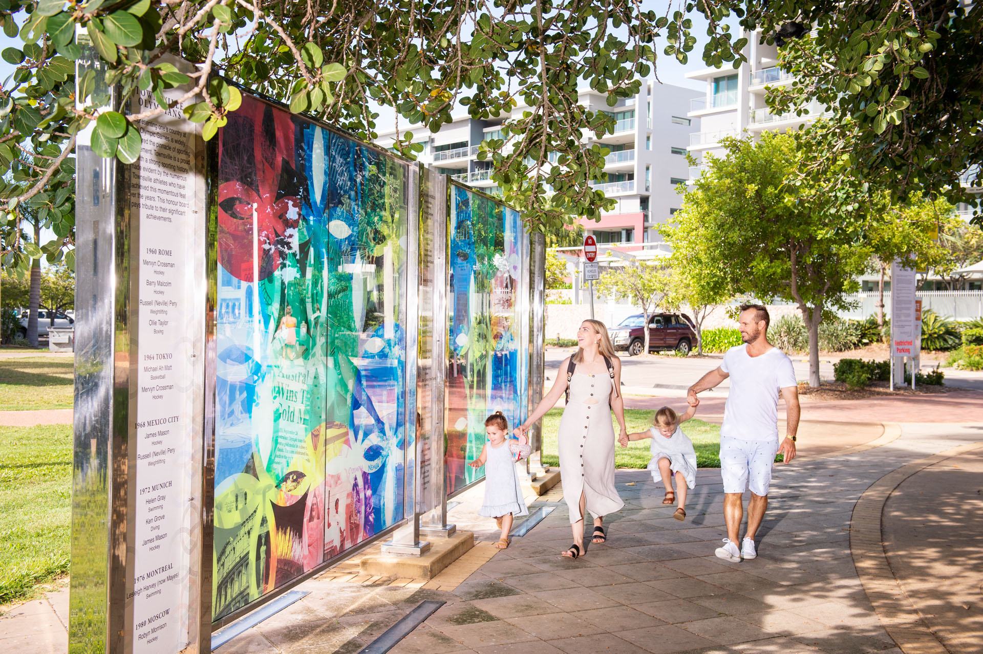 Photographs in Townsville to illustrate the Queensland Government Department of Transport and Main Roads, Walking Strategy